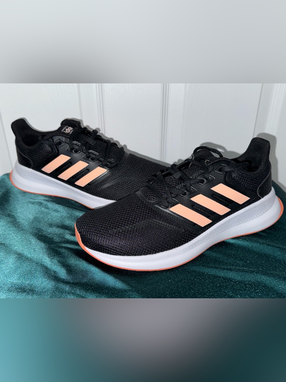 adidas Women’s Black/Peach/White Low Top Lace-Up Athletic Running Sneakers, NWOB